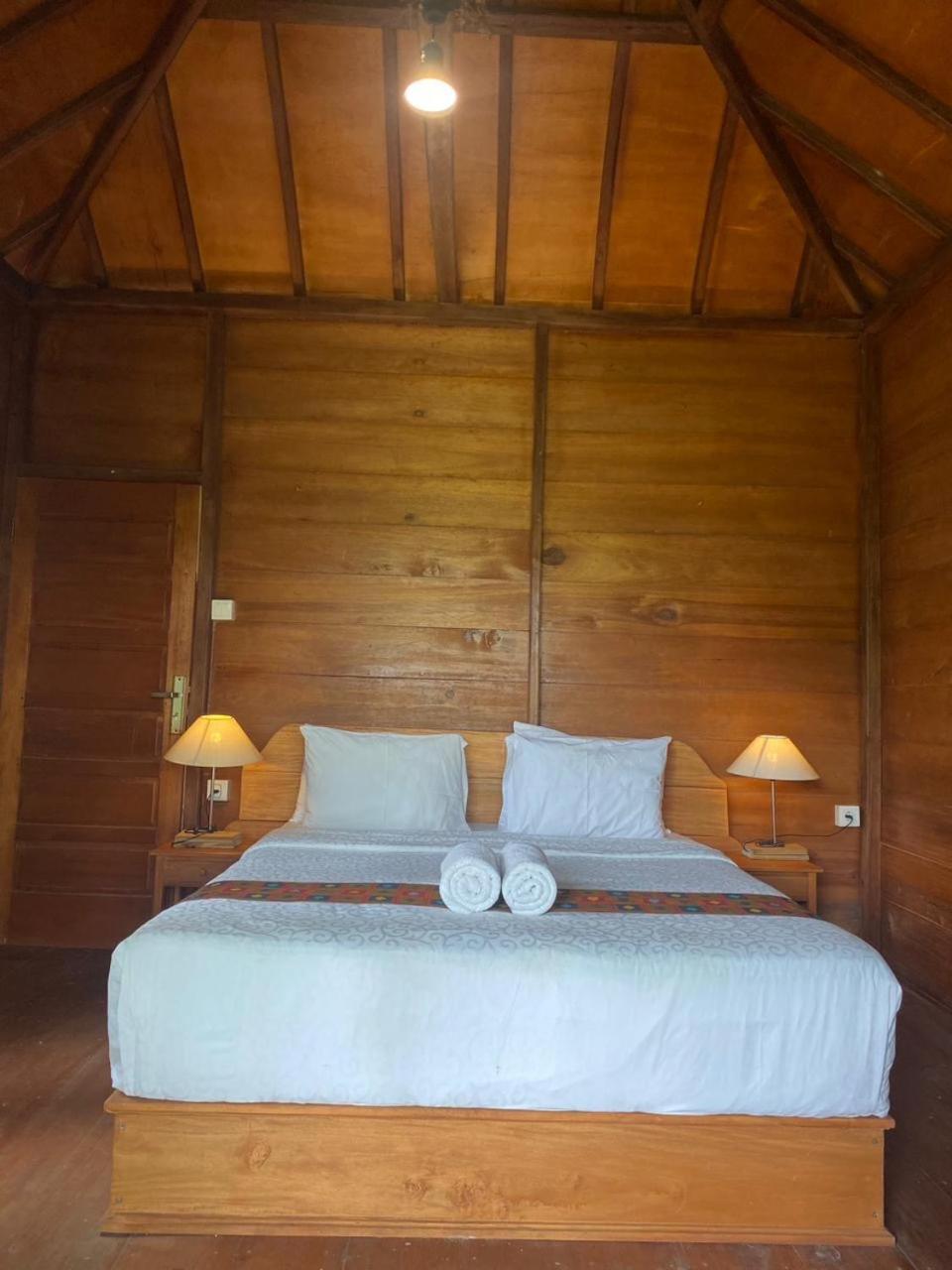 Uma D'Nyuh Homestay Singaraja  Exterior photo