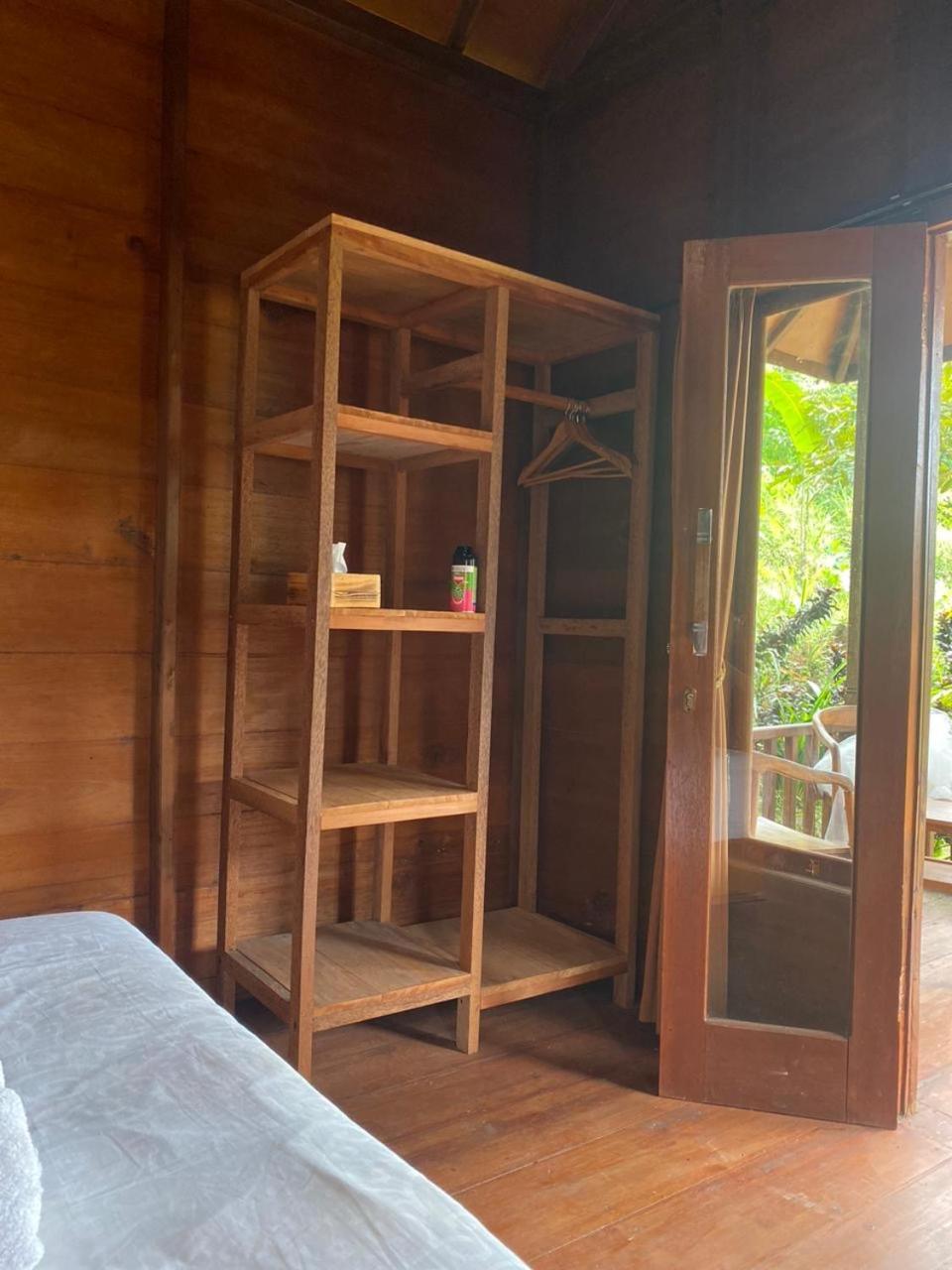 Uma D'Nyuh Homestay Singaraja  Exterior photo