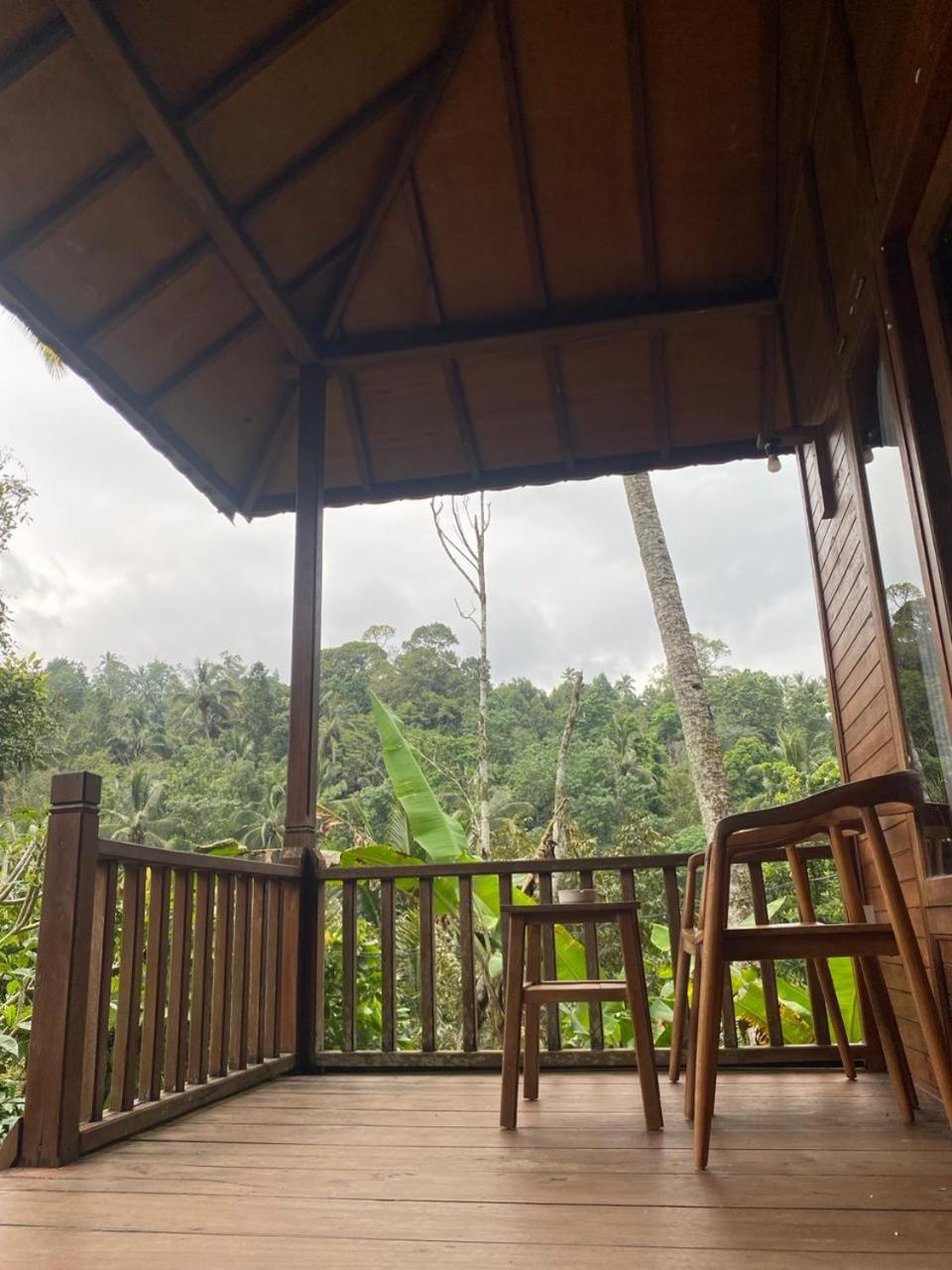 Uma D'Nyuh Homestay Singaraja  Exterior photo