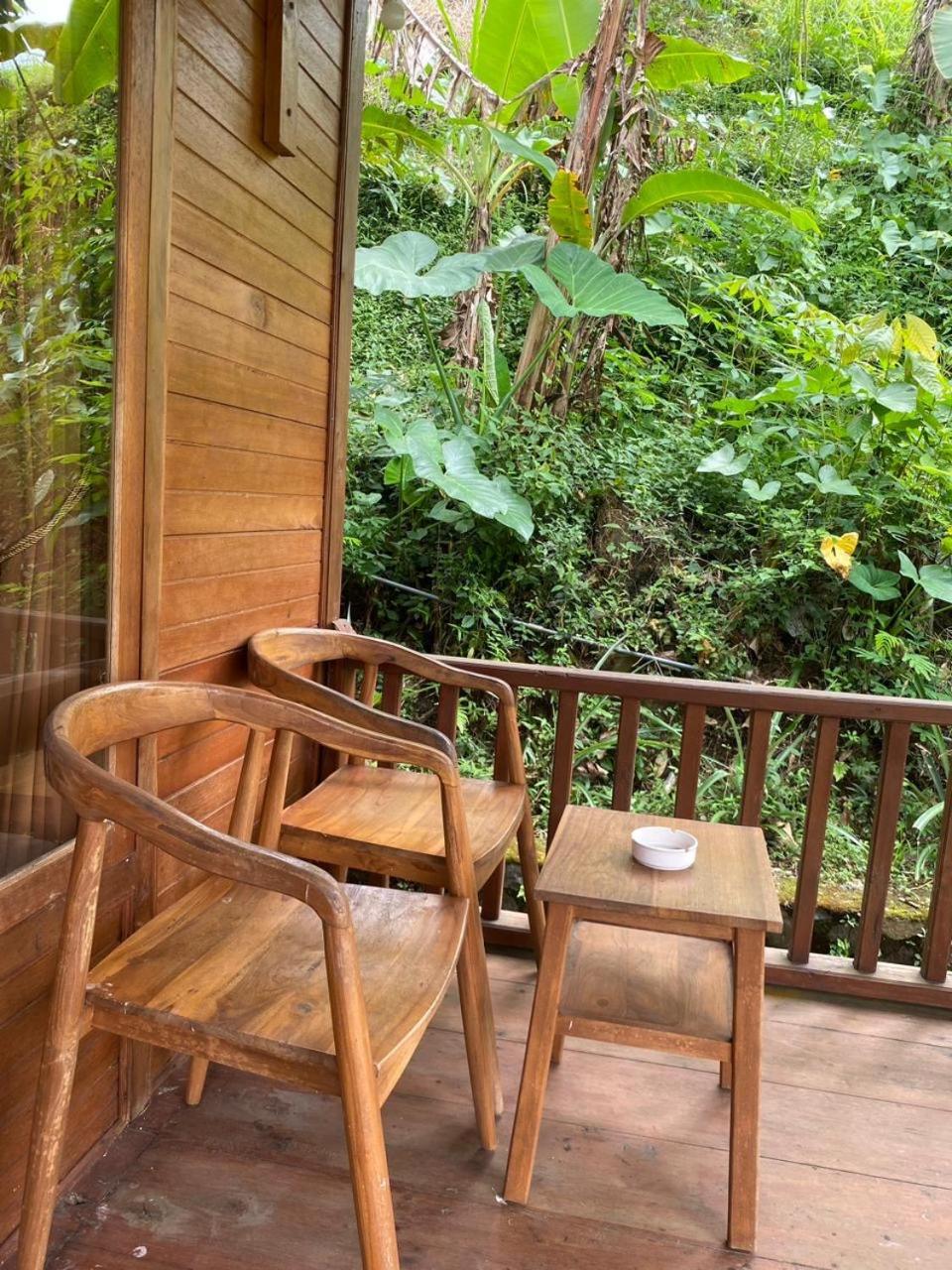 Uma D'Nyuh Homestay Singaraja  Exterior photo