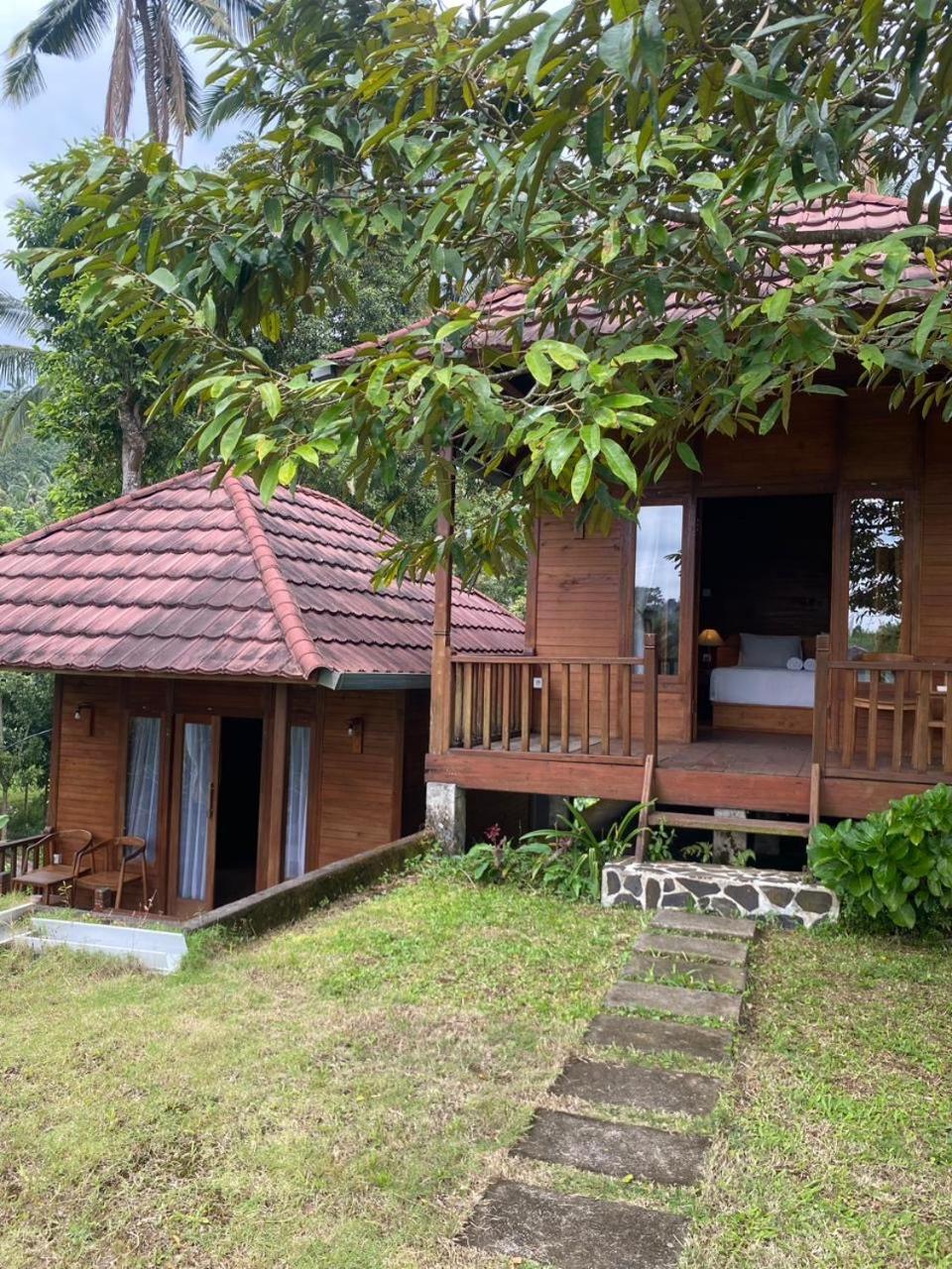 Uma D'Nyuh Homestay Singaraja  Exterior photo