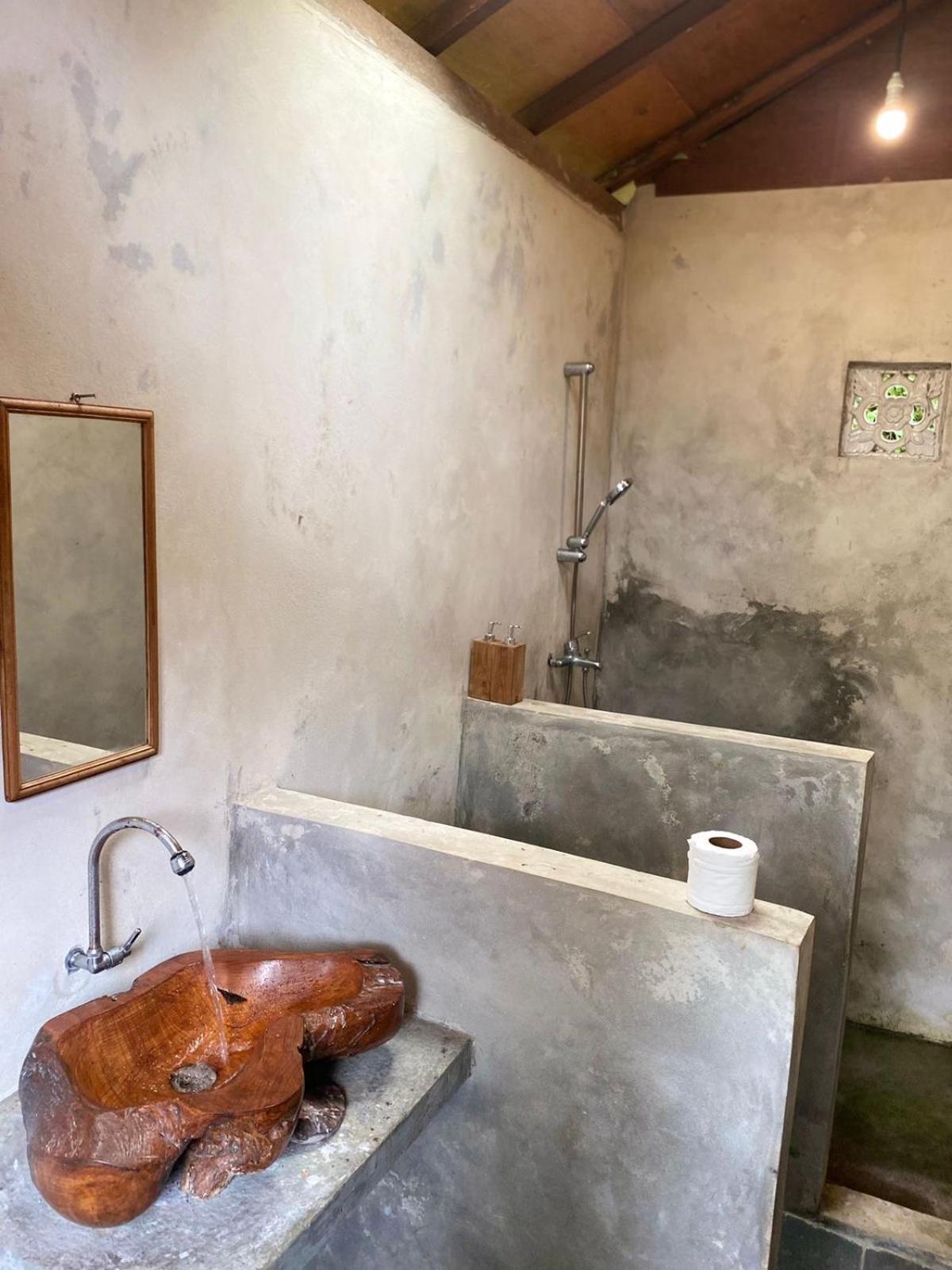 Uma D'Nyuh Homestay Singaraja  Exterior photo
